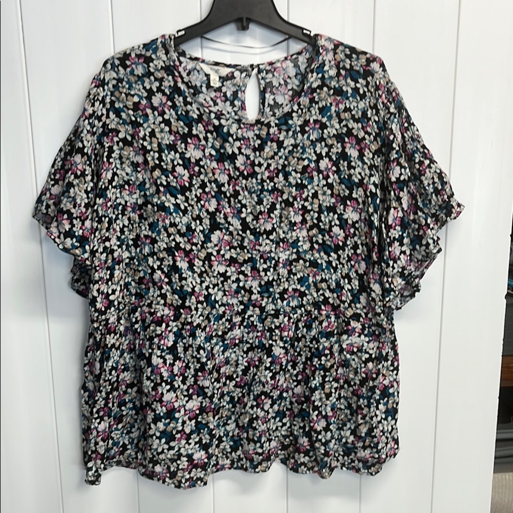 Darling Floral Print Women's Top size 4X 28W/30W